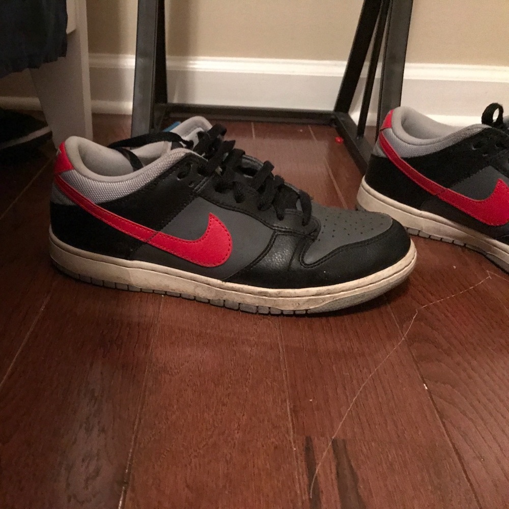 Nikes - Picture 3 of 3