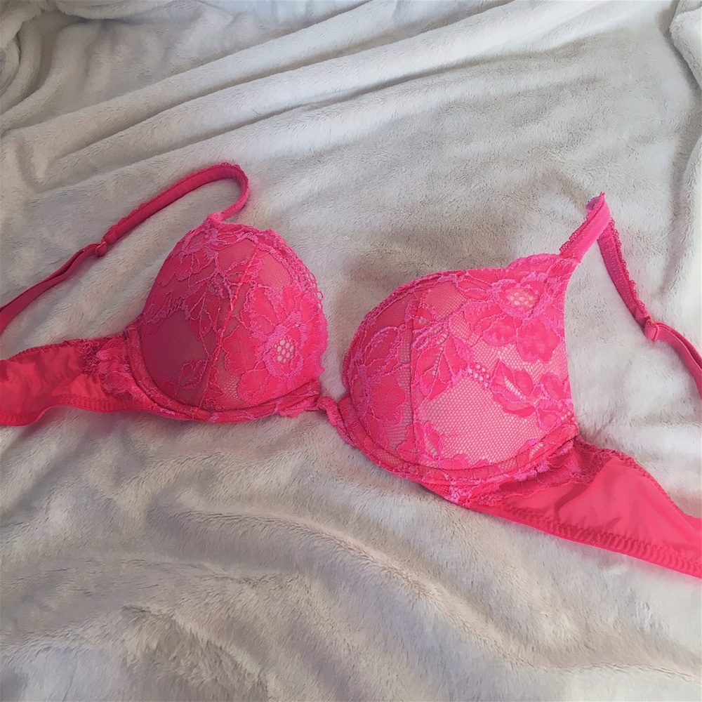 VS "Body by Victoria" lace pushup bra
