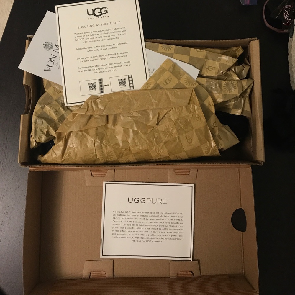 NEVER WORN Ugg Brand Fur-Lined Slippers Size 7