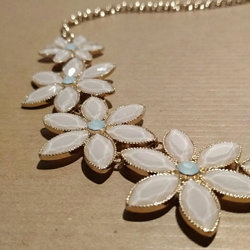 No label gold pink flower statement necklace