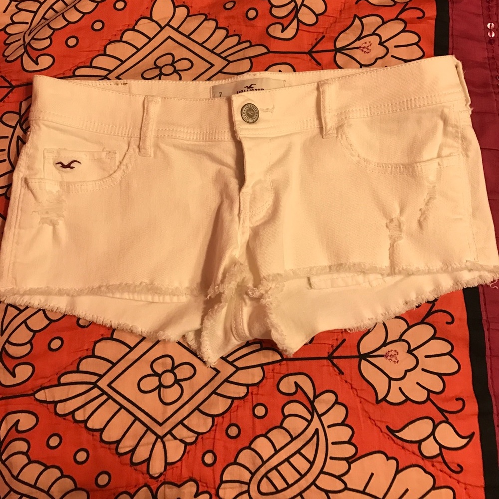 White Hollister shorts size 7