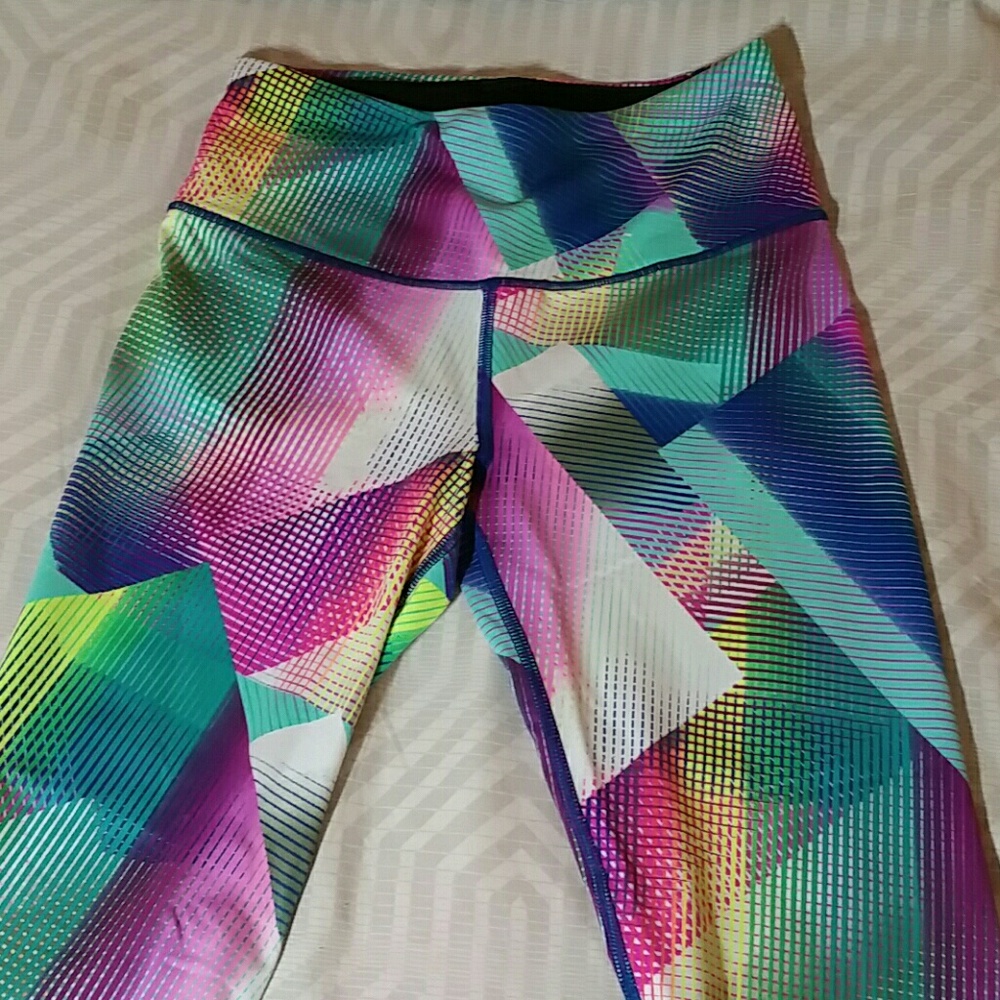 VSX Workout Cropped Pant - Picture 2 of 7