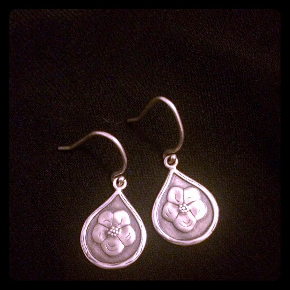 Silpada sterling silver .925 retired earrings