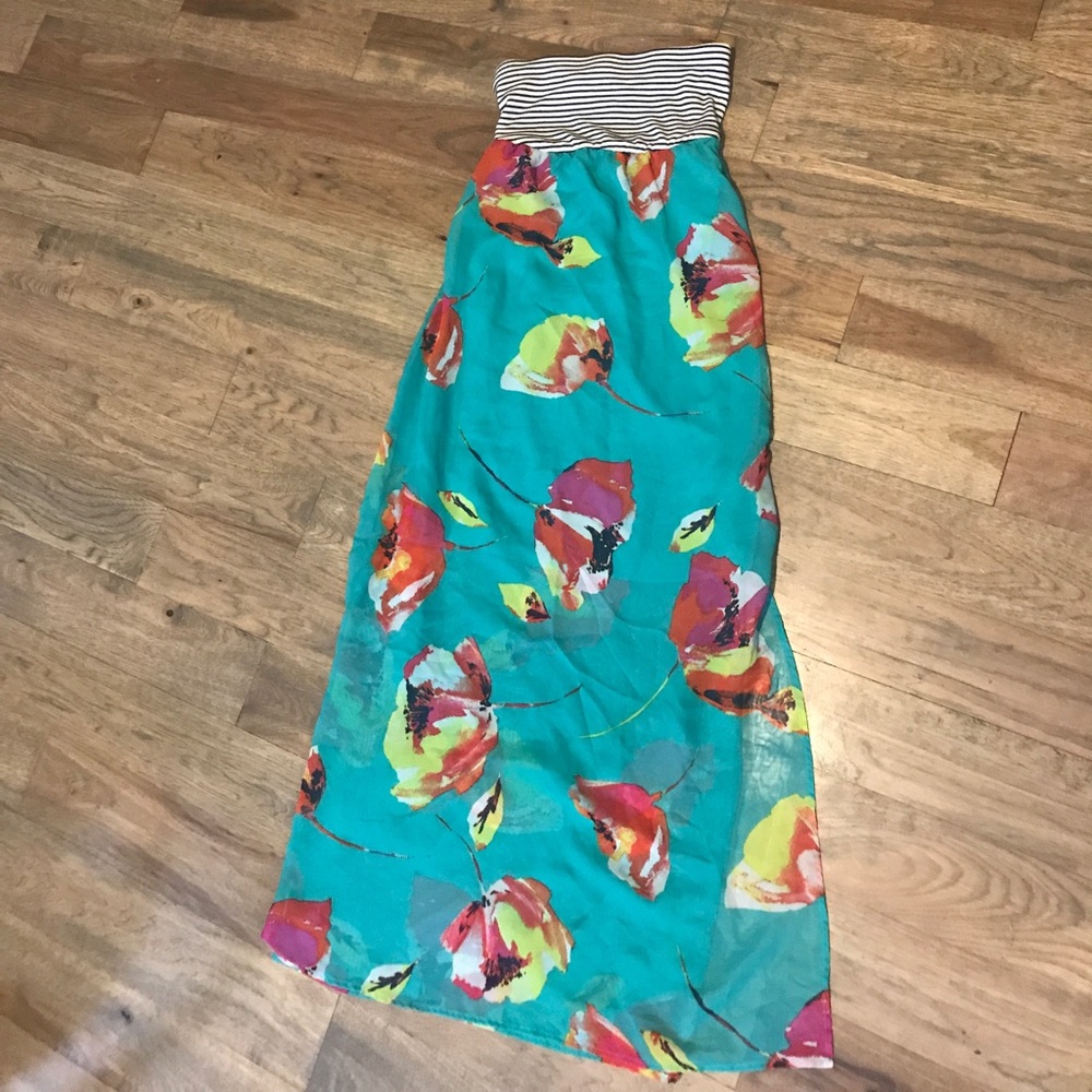 Xhilaration Floral Maxi size XS