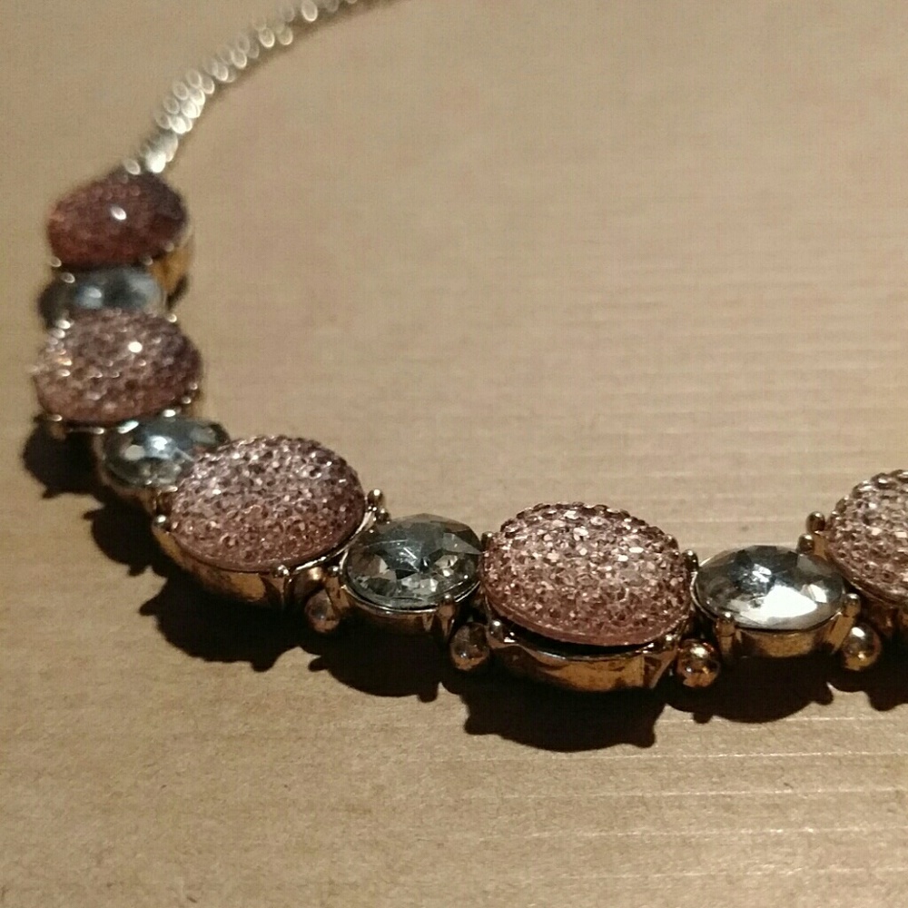 No label gold pink translucent necklace