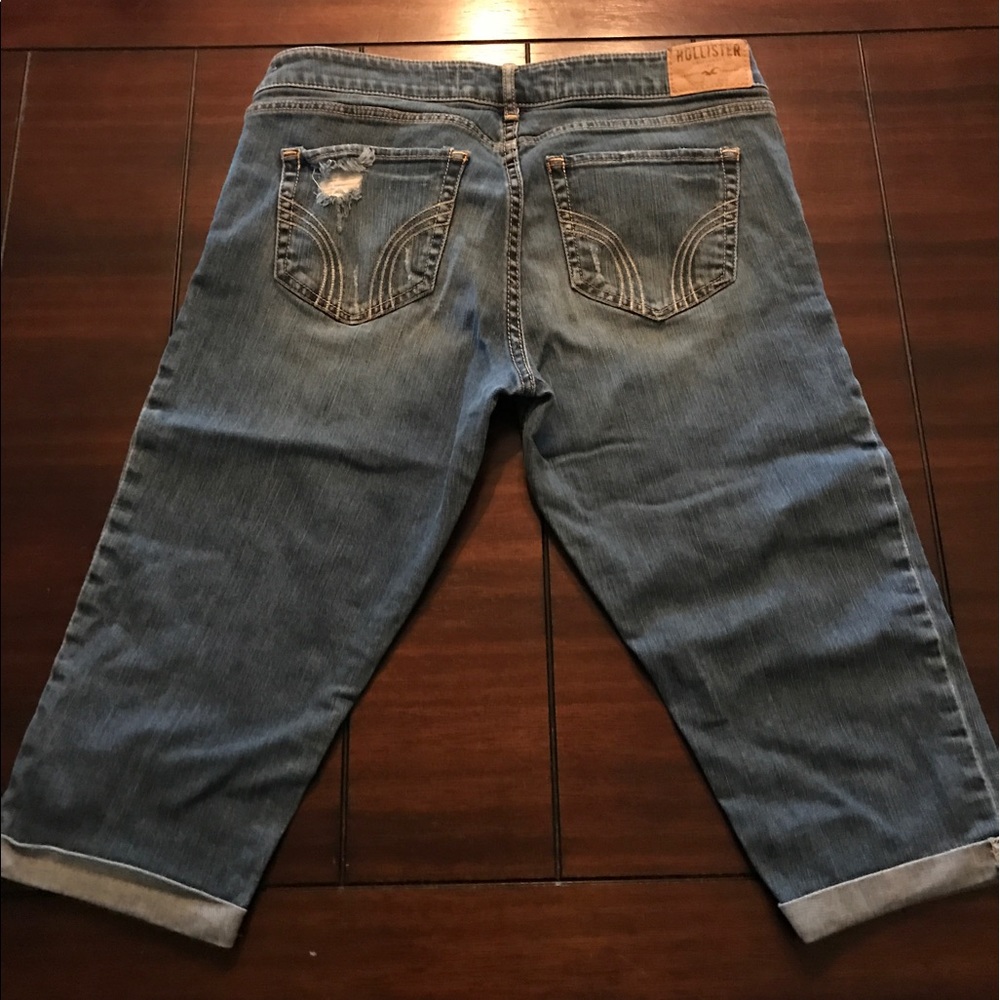 Hollister capris size 9