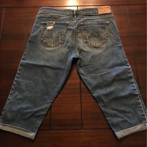 Hollister capris size 9