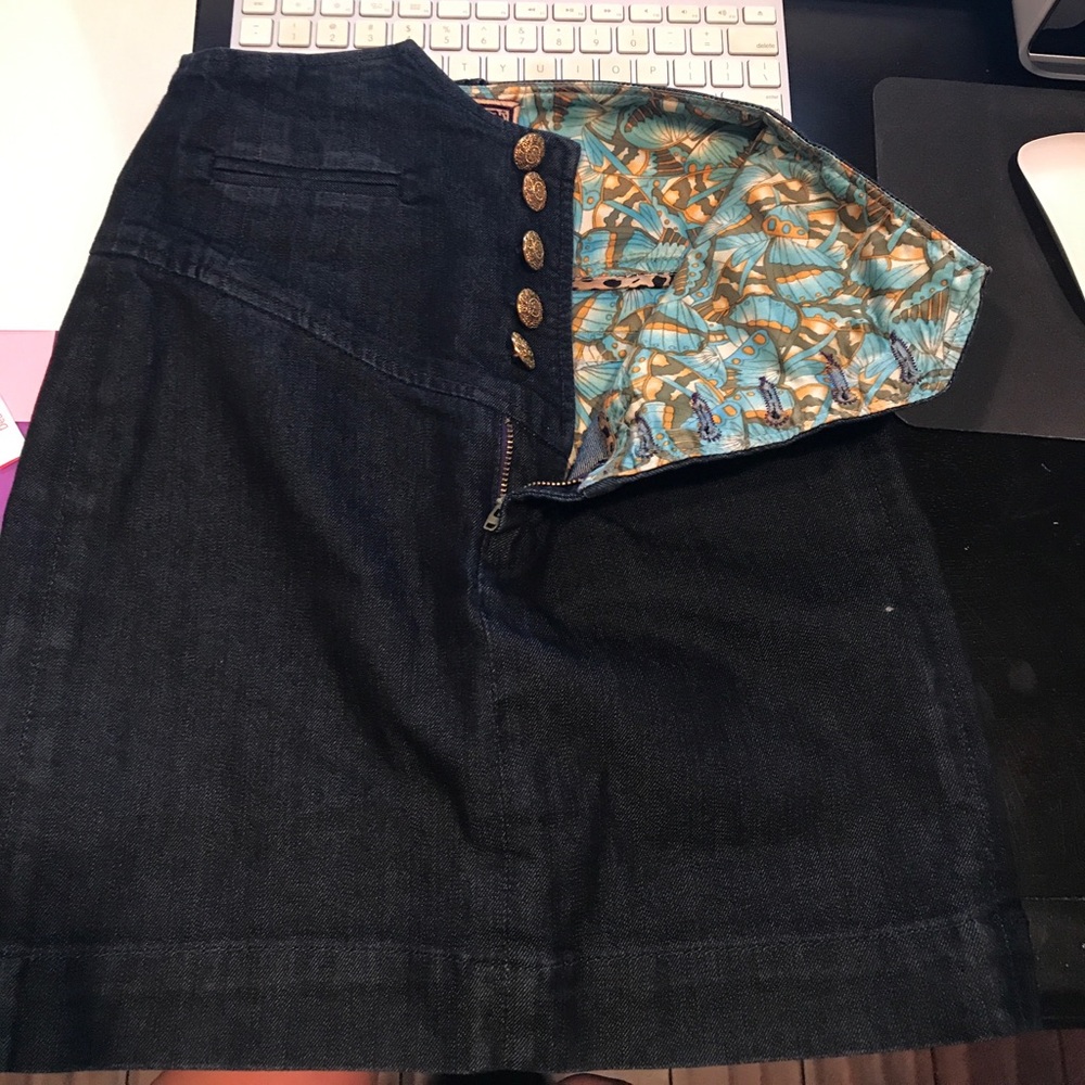 Denim skirt with detail