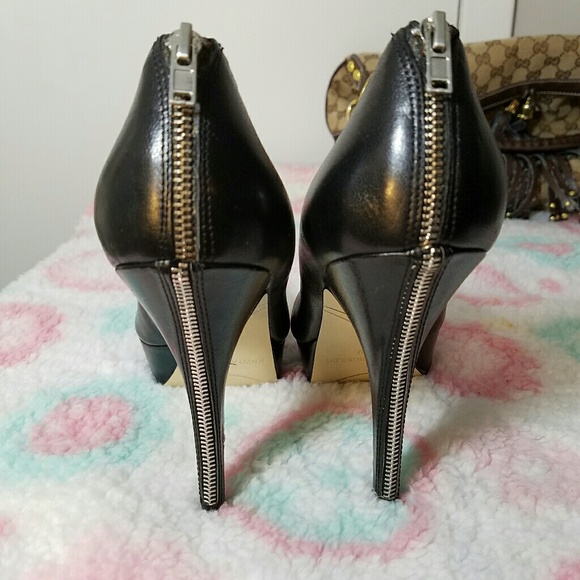 Enzo Angiolini Snippet Zipper Back Pumps - Picture 3 of 7