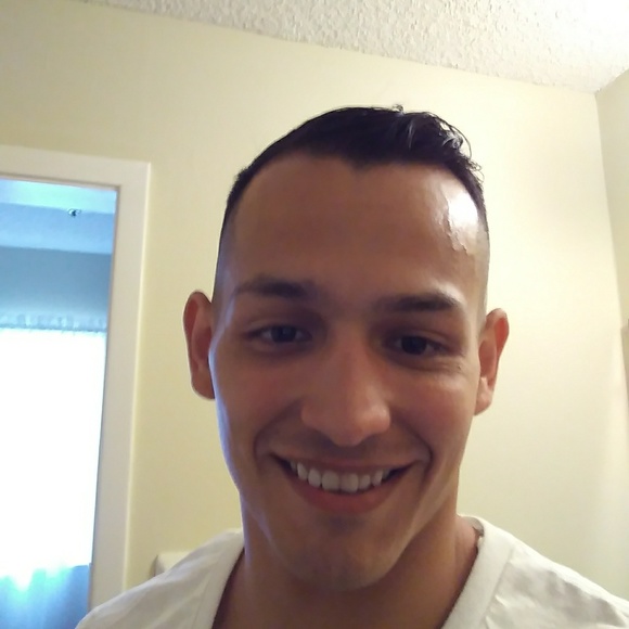 Meet your Posher, Luis antonio - Picture 1 of 1