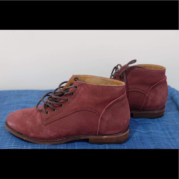 NIB! UO BDG Leather Booties - size 6 - Picture 2 of 4