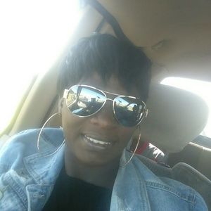 Meet your Posher, Mieshaa