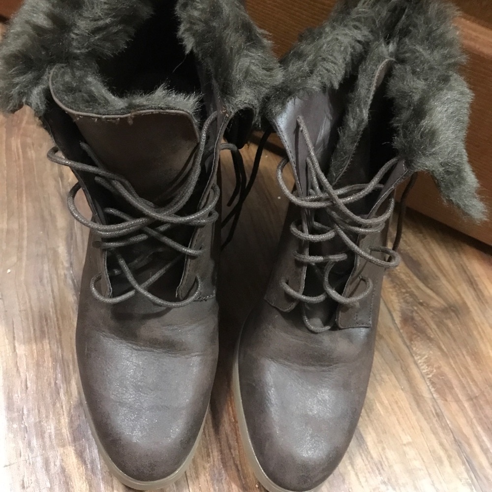 Brown fur booties