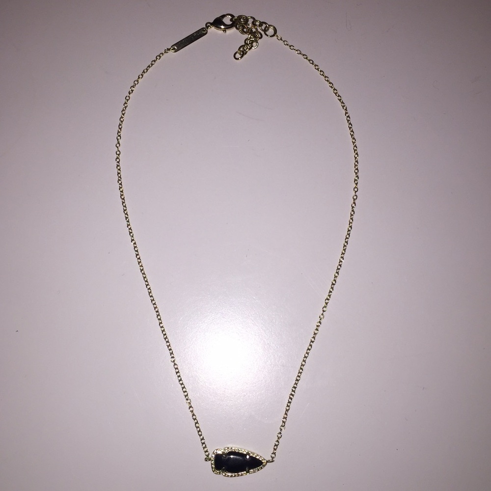 Kendra Scott arrow head necklace