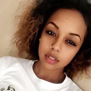 Meet your Posher, Danait