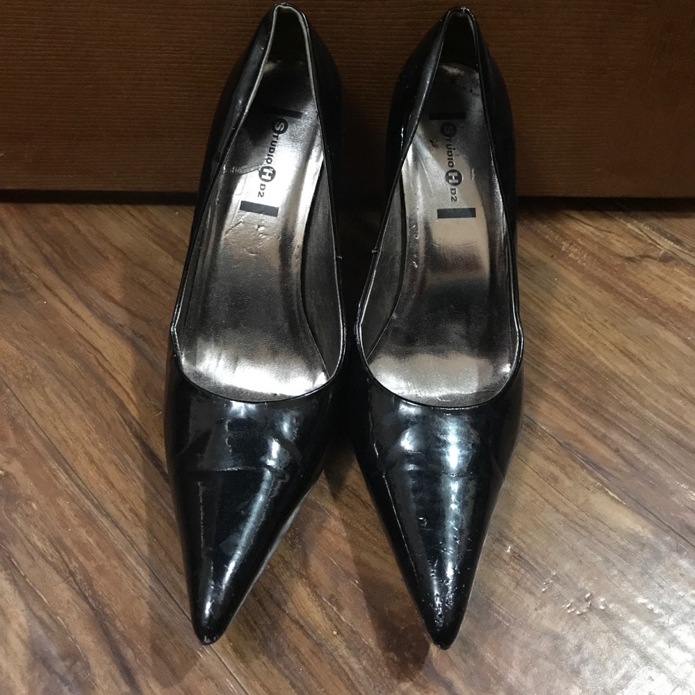 Black Pointy heels !