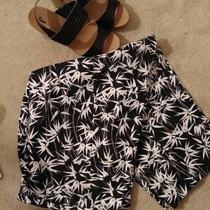 {😎SALE😎} Lightweight tropical cropped pant