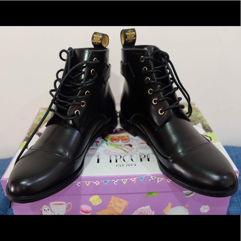NIB! F-Troupe Black smooth leather Boots- size 6