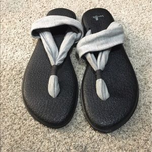 Sanuk yoga sling sandal
