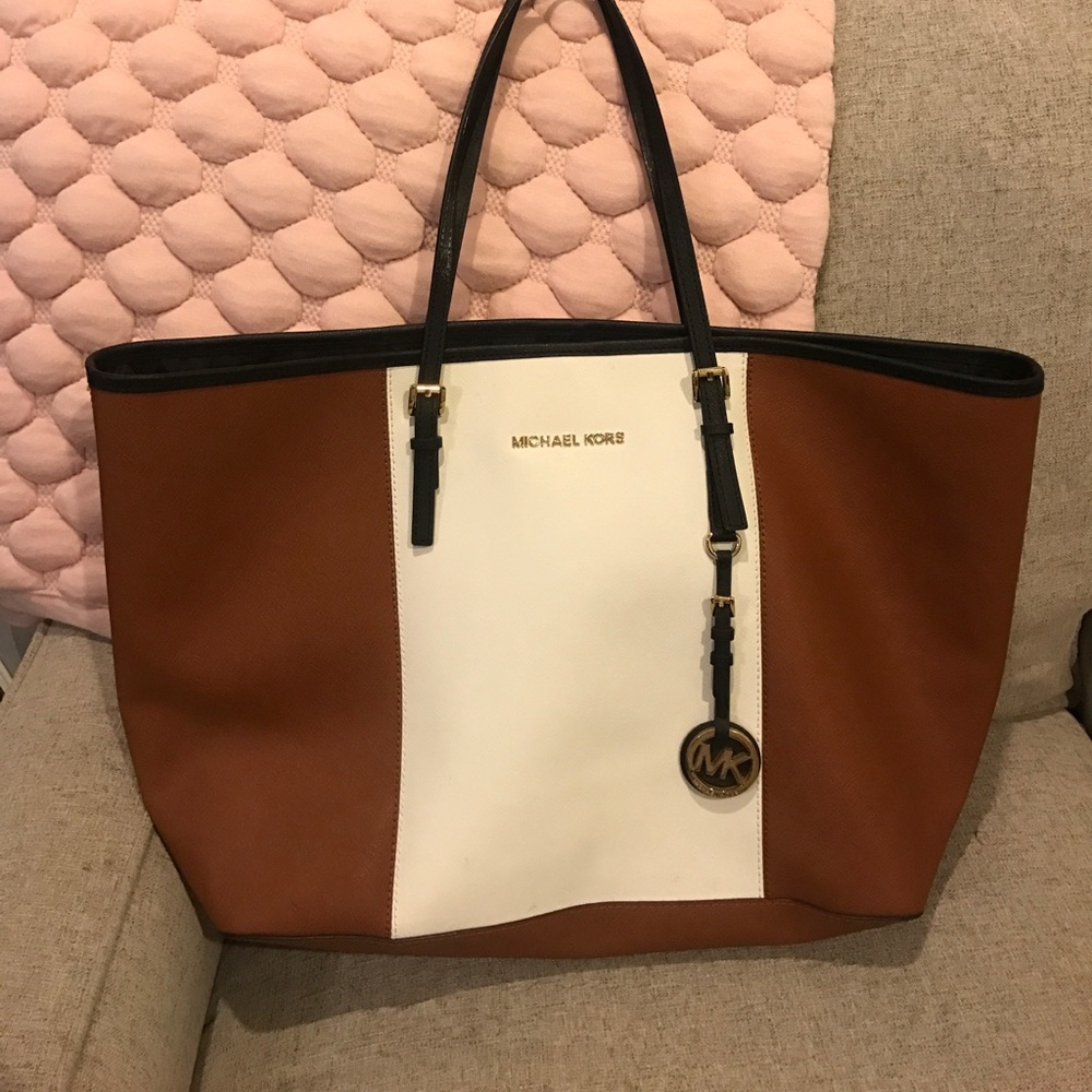 Michael kors jet set tote