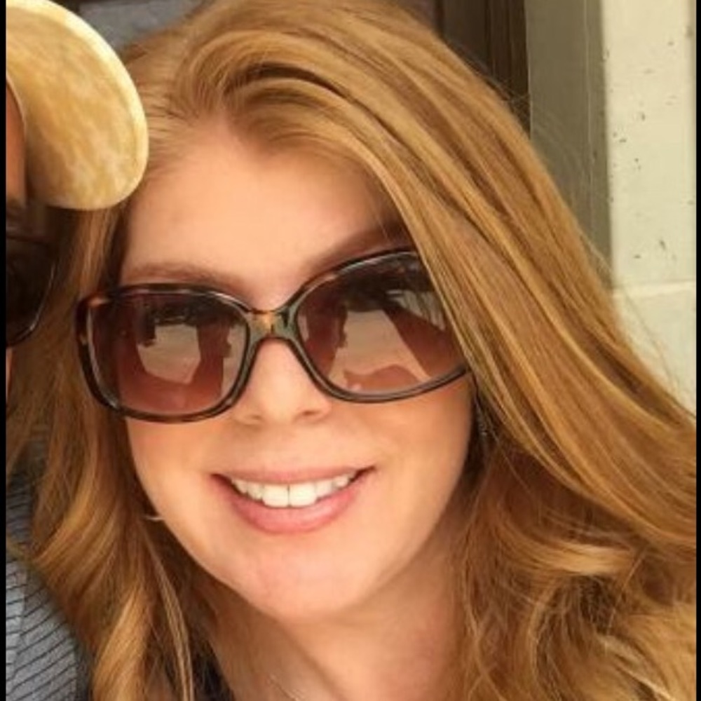 Meet your Posher, Connie