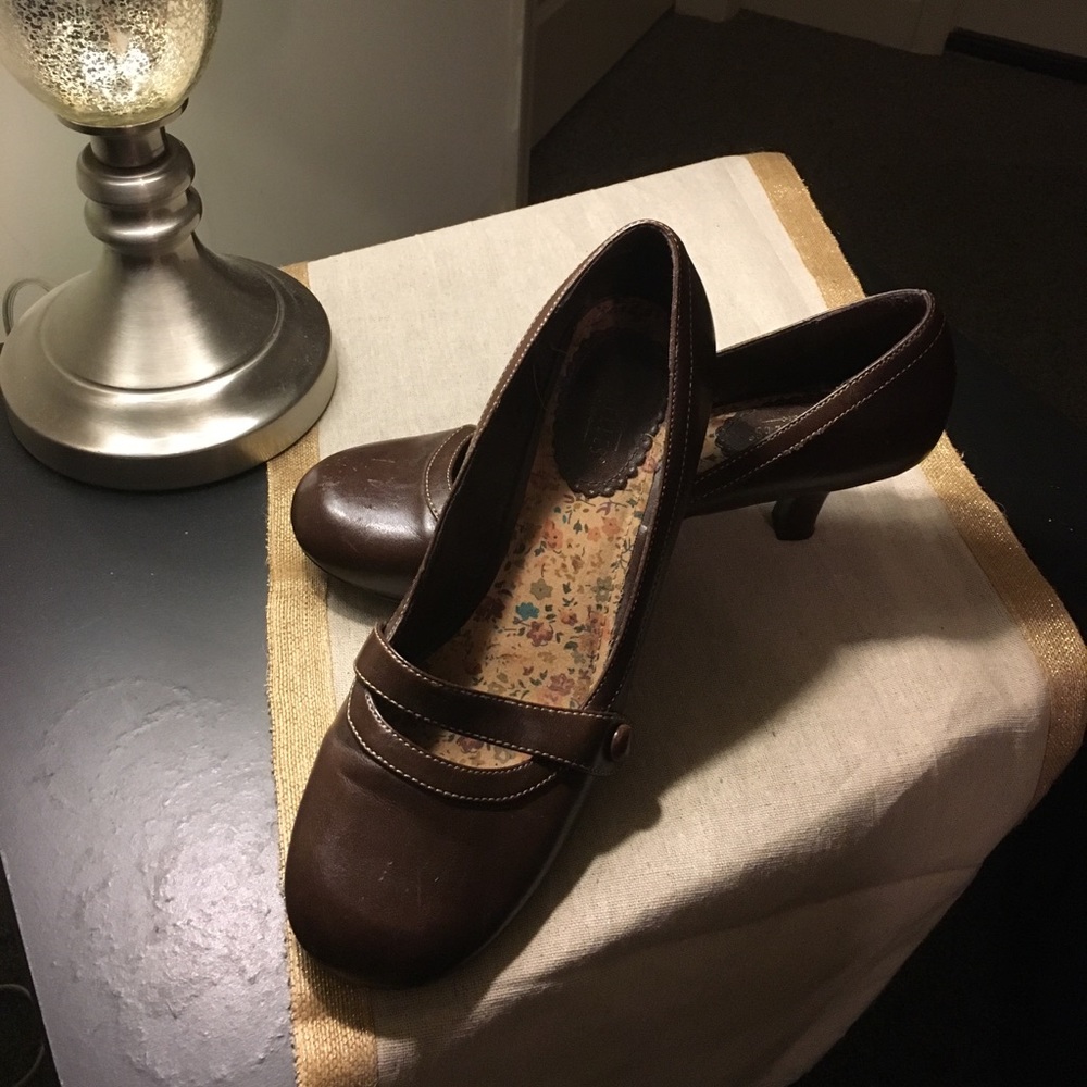 Dark brown kitten heels