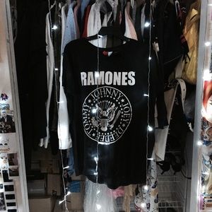 Ramones band t-shirt