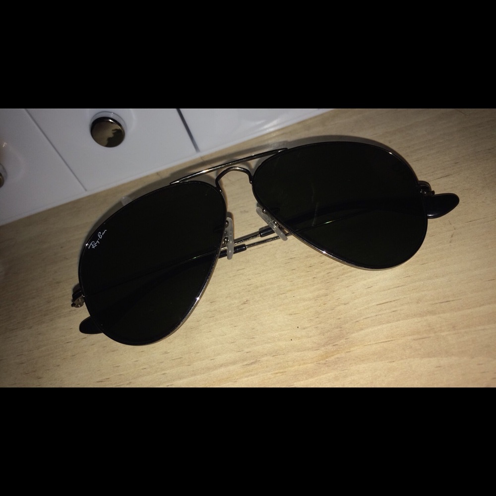 Black Ray Ban aviator sunglasses