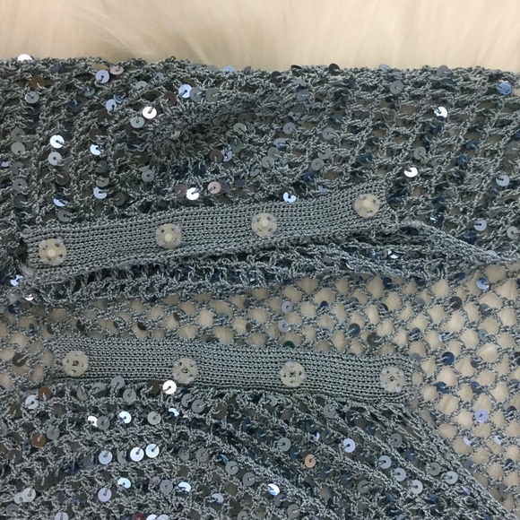 Cute XOXO Collection Shawl - Picture 3 of 6