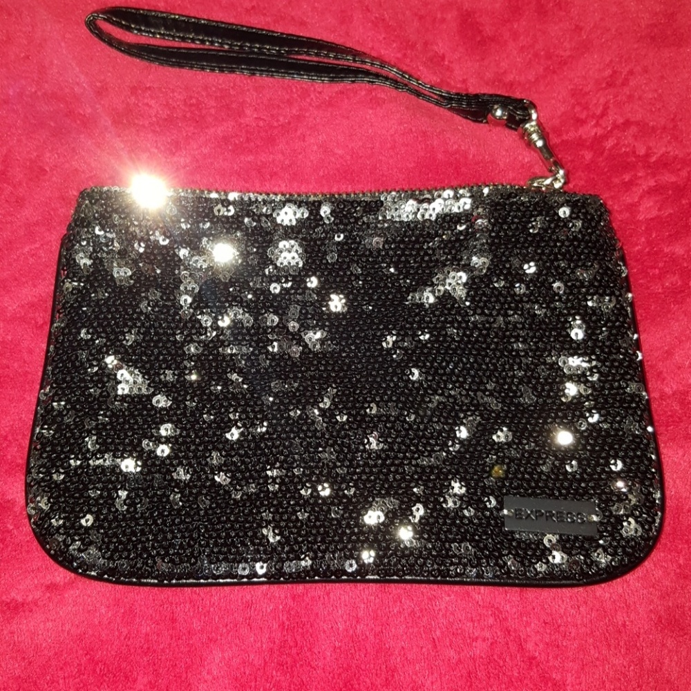⚫ EXPRESS Wristlet⚫