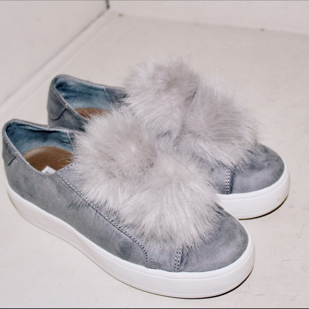 Authentic Steven Madden Bryanne Sneakers Pom Poms
