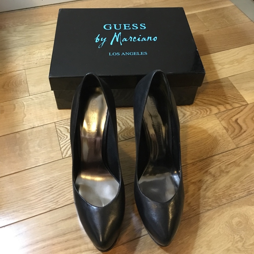 Marciano Leather Pumps 👠