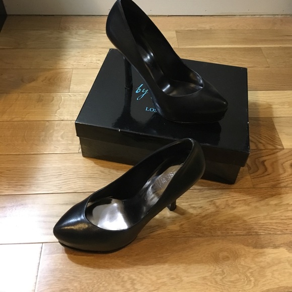 Marciano Leather Pumps 👠 - Picture 2 of 4