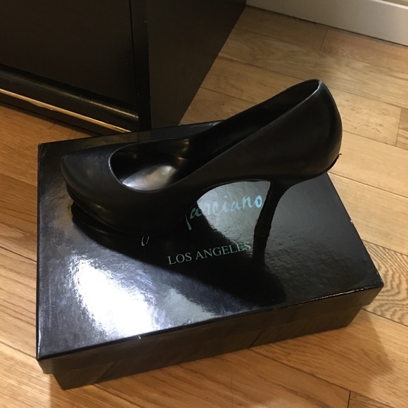 Marciano Leather Pumps 👠 - Picture 3 of 4