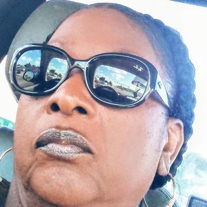 Meet your Posher, Gloria