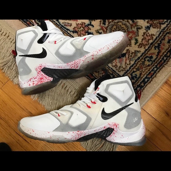 Lebron 13 friday 13th - Picture 3 of 3