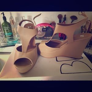 BP Nudge wedges - size 9. Perfect for summer