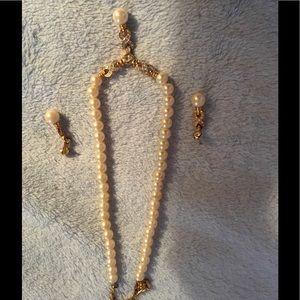 Pearl Necklace costume jewelry