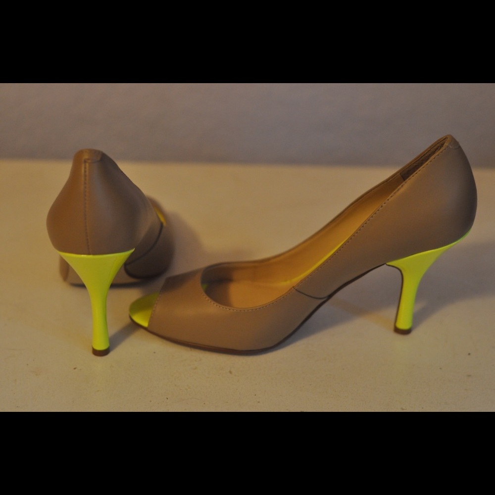 Enzo Angiolini nude shoe with neon yellow heel