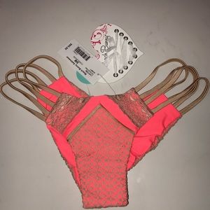 Beach Bunny It's Electric Skimpy