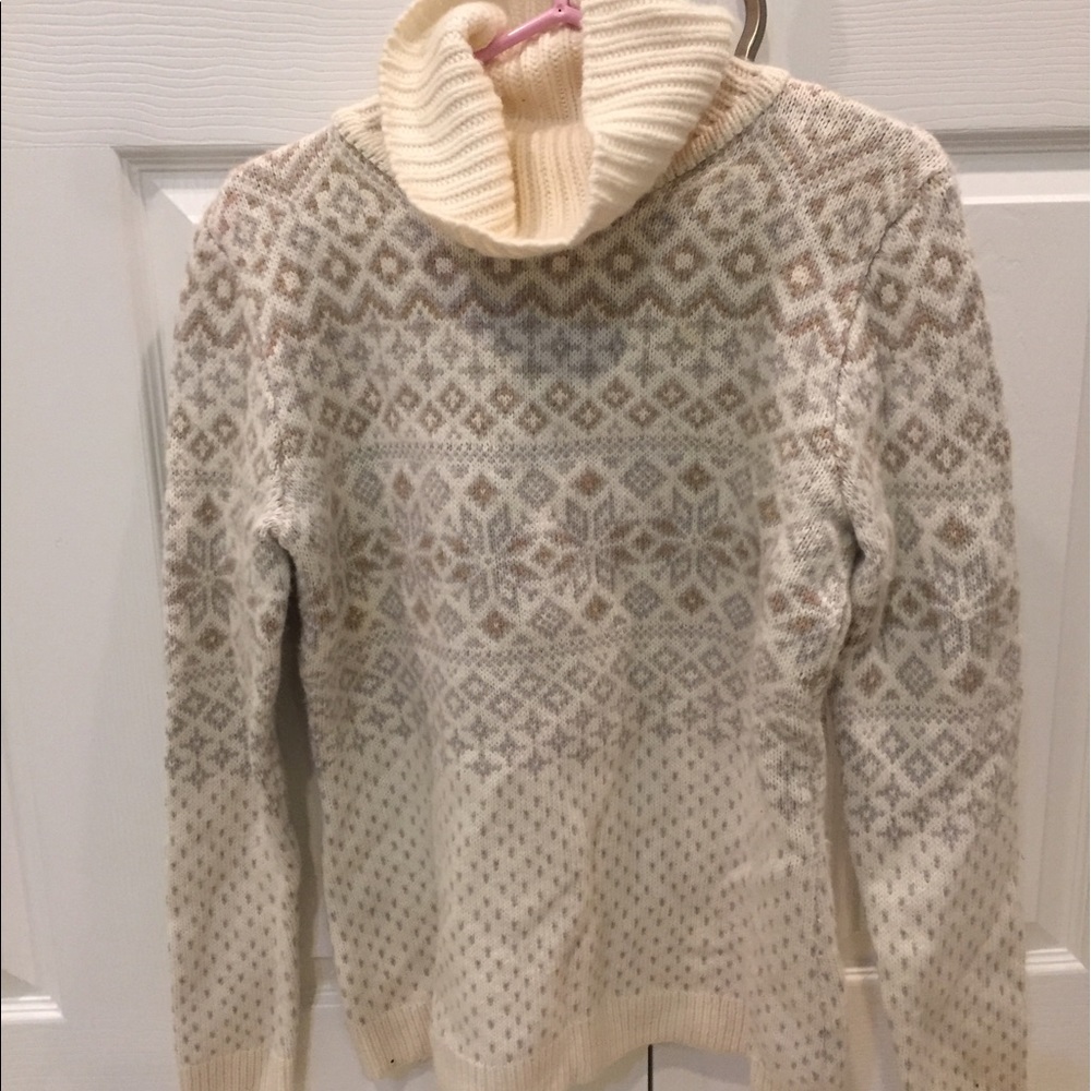 Vinyards vine turtle neck