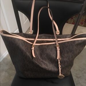 100% Authentic Michael Kors Large Tote