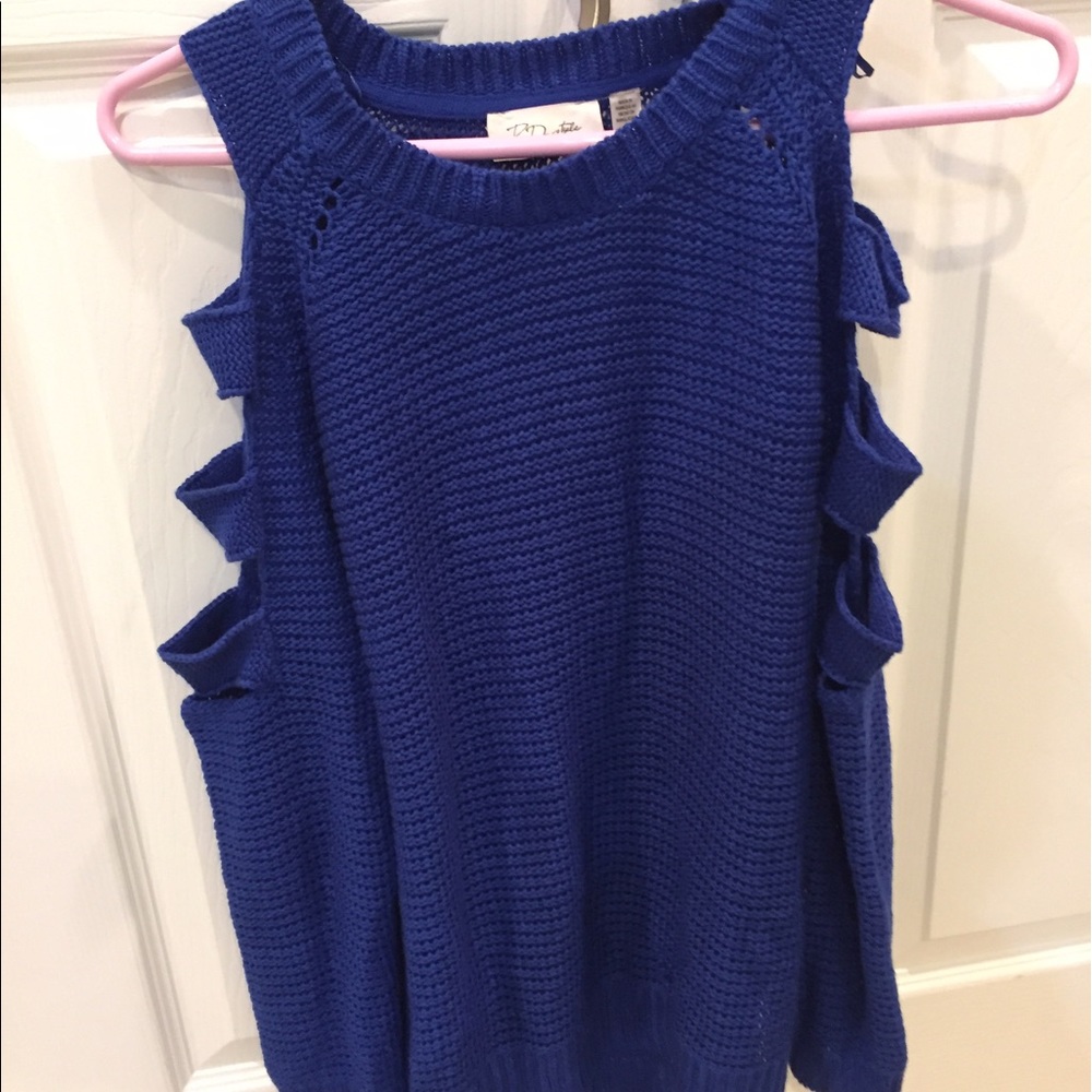 Blue scalloped/open arm sweater