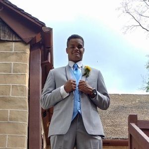 Meet your Posher, Elijah