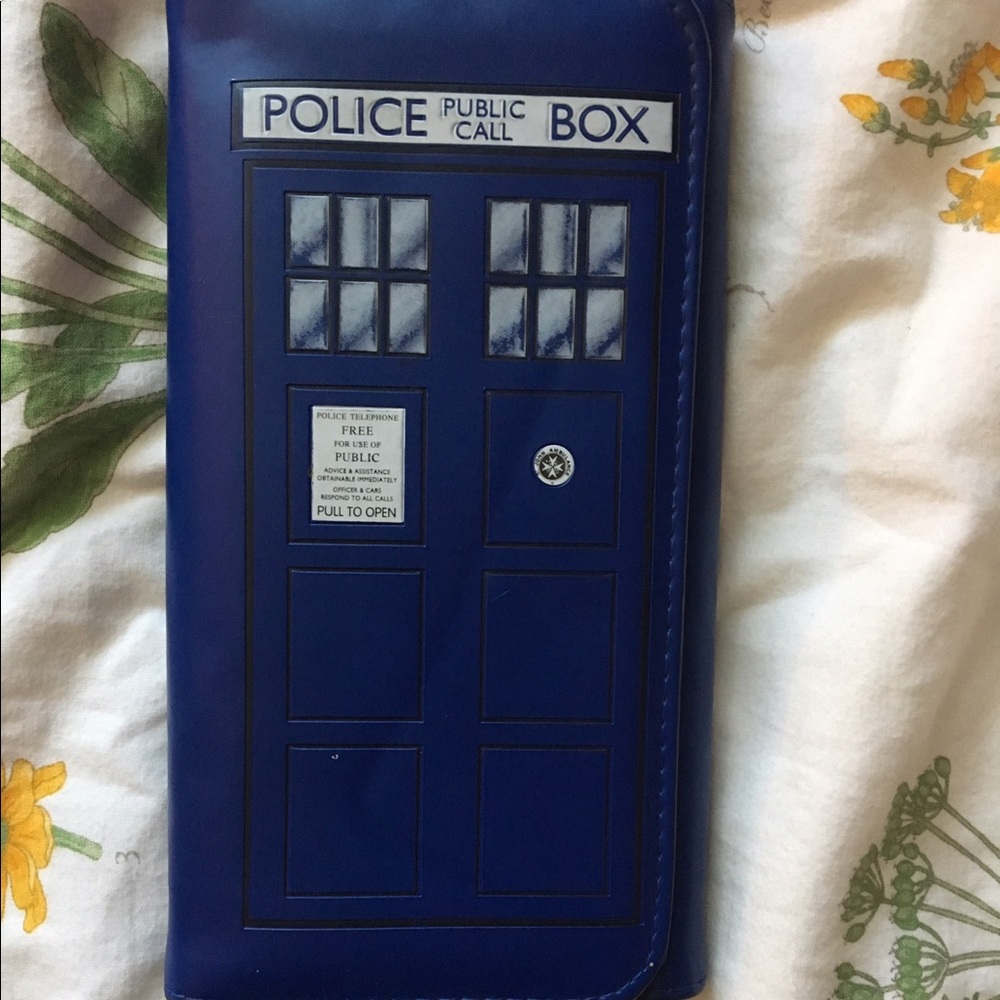 Doctor who tardis triple fold wallet