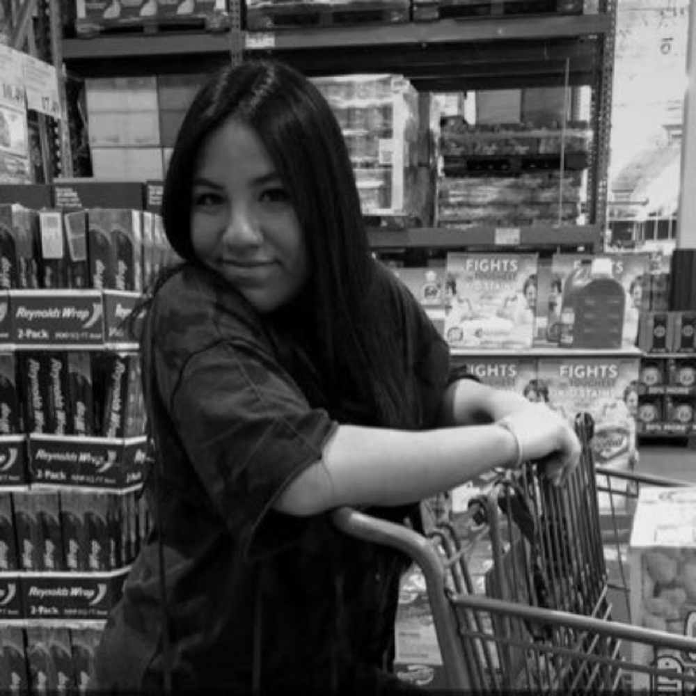 Meet your Posher, Claudia