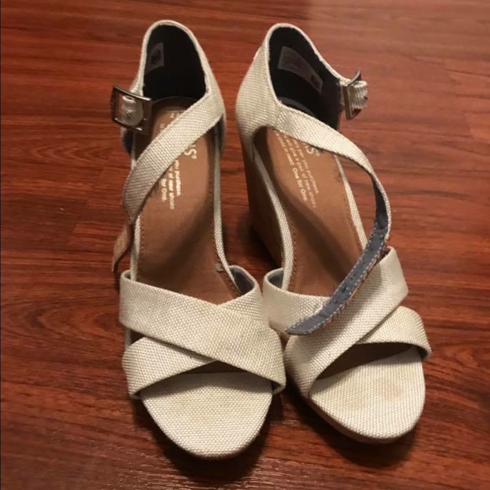 Toms Wedges size 7