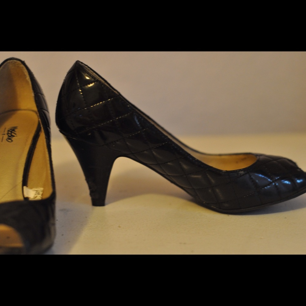 Black patent peep toe kitten heel