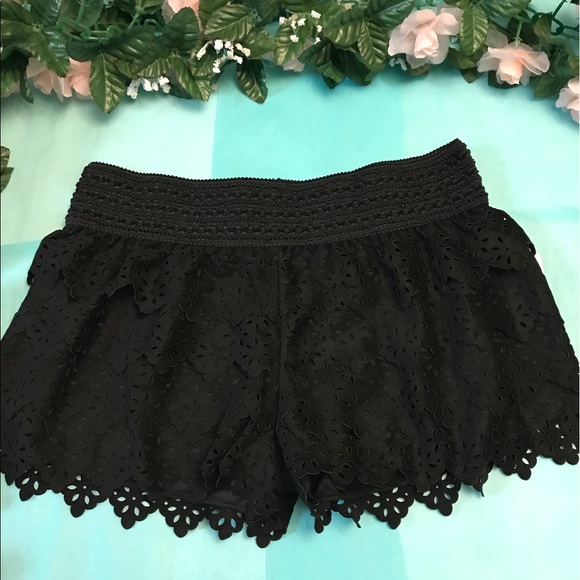NWT Faux Suede Layered Elastic Shorts Black - Picture 3 of 4