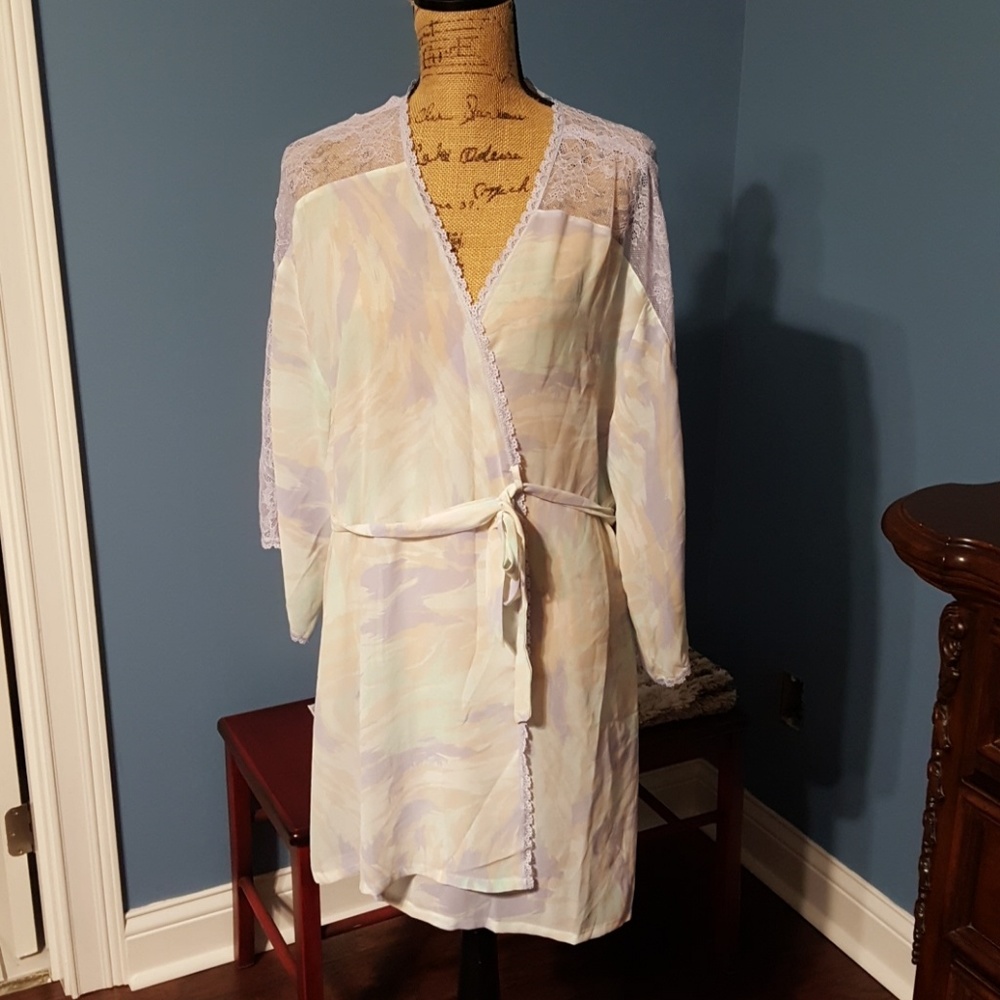 Cinema Etoule Wendy Robe NWT AL purple lace E120